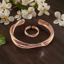 Load image into Gallery viewer, Double Twisted Solid Copper Wire Bracelet With Smooth Edges