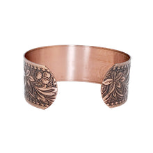 Load image into Gallery viewer, Solid Copper Cuff - Daisy Design
