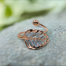 Load image into Gallery viewer, Solid Copper Bypass Ring - Cutout Leaf - UrbanroseNYC