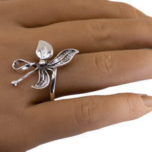 Load image into Gallery viewer, Taxco Sterling Silver Floral Ring - UrbanroseNYC