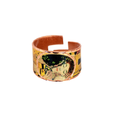 Load image into Gallery viewer, Copper Art Ring - Gustav Klimt The Kiss - UrbanroseNYC