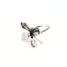 Load image into Gallery viewer, Taxco Sterling Silver Floral Ring - UrbanroseNYC