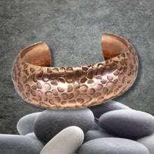 Load image into Gallery viewer, Solid Copper Cuff - Hammered Circles - UrbanroseNYC