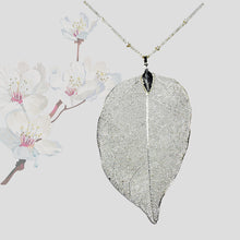 Load image into Gallery viewer, Real Leaf Pendant - Plain - Silver - UrbanroseNYC