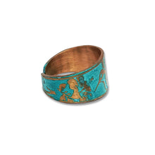Load image into Gallery viewer, Verdigris Hummingbird Ring - Rustic Copper Band With Etched Hummingbird Motif
