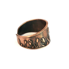 Load image into Gallery viewer, Antique Copper Ring – Rustic Copper Band with Tulip Motif, Antique Finish
