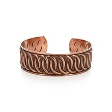 Load image into Gallery viewer, Solid Copper Cuff - Interlocking Circles - UrbanroseNYC
