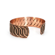 Load image into Gallery viewer, Solid Copper Cuff - Interlocking Circles - UrbanroseNYC
