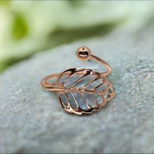 Load image into Gallery viewer, Solid Copper Bypass Ring - Cutout Leaf - UrbanroseNYC
