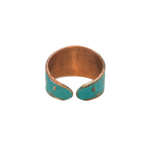 Load image into Gallery viewer, Verdigris Tulip Ring - Rustic Copper Band With Etched Tulip Motif

