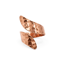 Load image into Gallery viewer, Solid Copper Wrap Ring - Hammered Design - UrbanroseNYC
