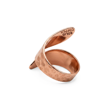 Load image into Gallery viewer, Solid Copper Wrap Ring - Hammered Design - UrbanroseNYC
