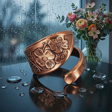 Load and play video in Gallery viewer, Tennessee Dogwood Solid Copper Ring
