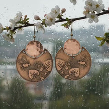 Load and play video in Gallery viewer, Flora &amp; Fauna Copper Earrings, Bumblebee Split Circle Antique Copper Dangle Style

