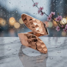 Load and play video in Gallery viewer, Solid Copper Wrap Ring - Hammered Design
