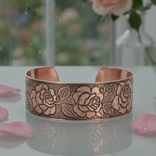 Load and play video in Gallery viewer, Solid Copper Cuff - Rose Design
