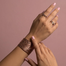 Load image into Gallery viewer, Solid Copper Cuff - Scroll Design - UrbanroseNYC
