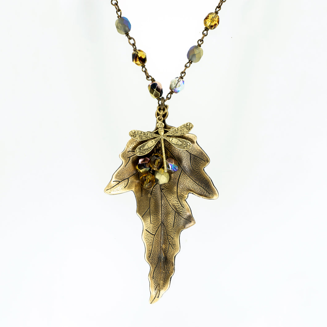 Vintage Style Leaf Pendant - Oak Leaf - Vintage Style Leaf Pendant - Oak Leaf - UrbanroseNYC