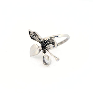 Taxco Sterling Silver Floral Ring - UrbanroseNYC