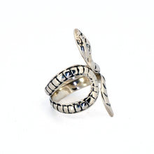 Load image into Gallery viewer, Taxco Sterling Silver Snake Ring - UrbanroseNYC
