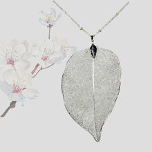 Load image into Gallery viewer, Real Leaf Pendant - Plain - Silver - UrbanroseNYC
